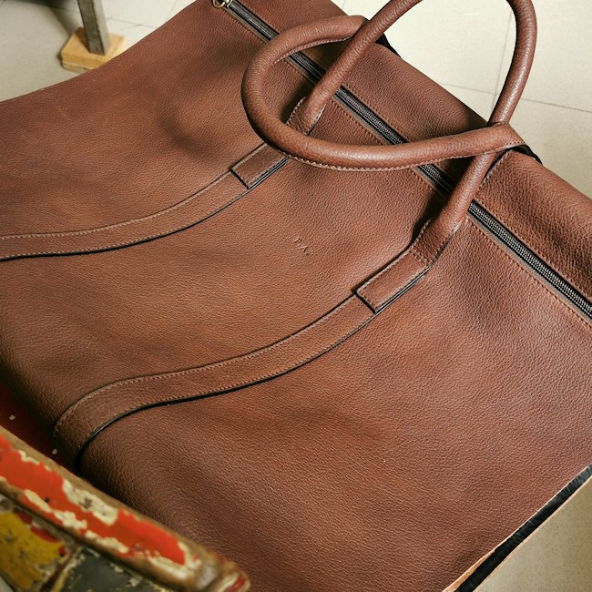 bespoke-leather-duffle-bag