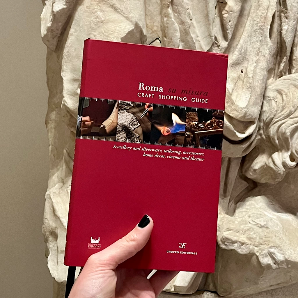 Roma su Misura Craft Shopping Guide cover featuring selected artisan workshops in Rome