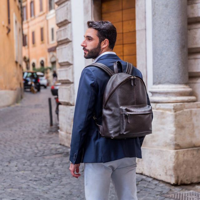 Think backpacks? Think of us. 🎒
•
•
•
#delgiudiceroma#since1959#handmadeinrome#handmadeinitaly#handmadewithlove#italianleatherbags#bagsinrome