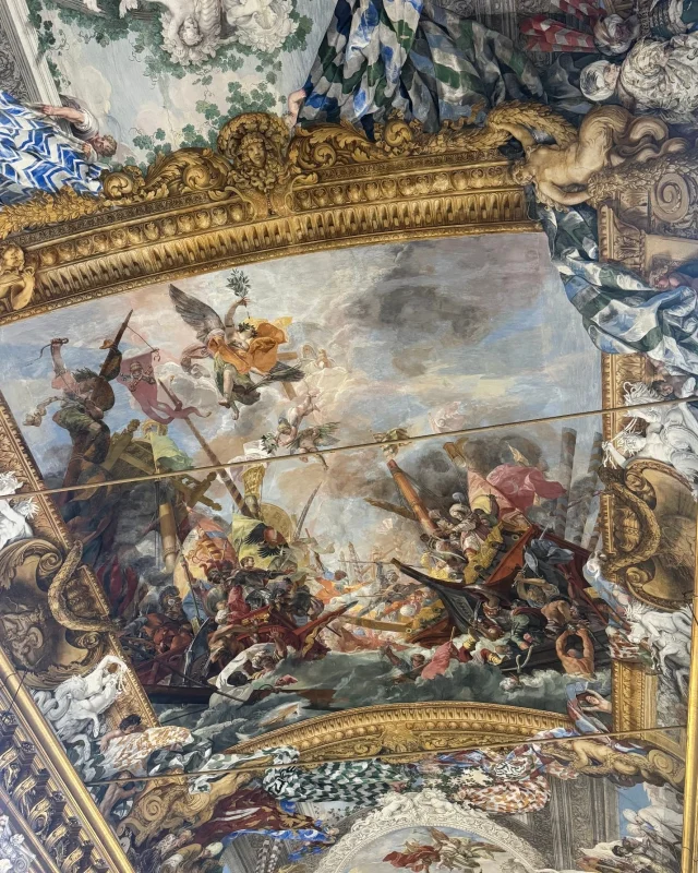 Rome is a museum without walls, where even the sky is art.
.
.
.
#italianleatherbags #handmadeleatherbag #madeinitaly #leathercraft #craftsmanship #leatherbag #leathershoproma #handleatherbag #leathershop #rome