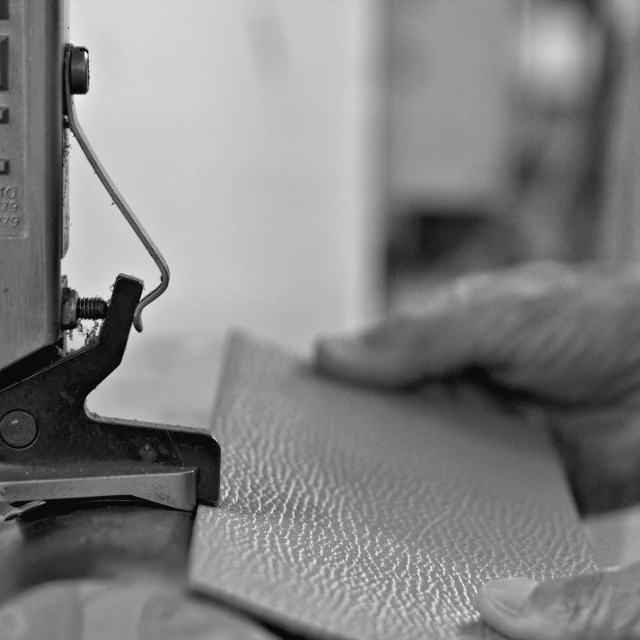 Quiet moments in the workshop.
Leather, hands, time. 
.
.
.
#italianleatherbags #handmadeleatherbag #madeinitaly #leathercraft #craftsmanship #leatherbag #leathershoproma #handleatherbag #leathershop #rome