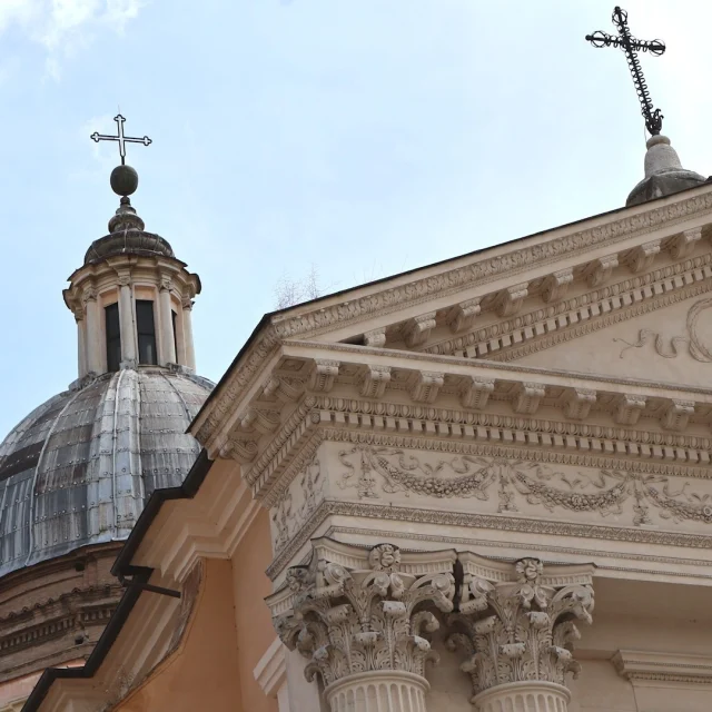 In Rome, beauty is part of everyday life.
.
.
.
#italianleatherbags #handmadeleatherbag #madeinitaly #leathercraft #craftsmanship #leatherbag #leathershoproma #handleatherbag #leathershop #rome