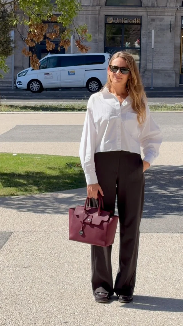 A touch of Bordeaux for the season. 
Meet Alexis 26, handcrafted in our Rome workshop from Italian leather.
.
.
.
#ItalianLeatherBags #HandmadeInRome #madeinitaly #leatherbag #handmadeleatherbag