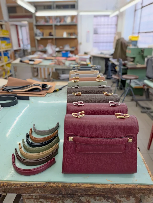 A colorful lineup of Amelia bags taking shape in our Rome workshop. 
Different colors, same attention to every detail. Each bag is carefully handcrafted, one step at a time, before it’s ready to find its new home.
Which color would you choose? 
.
.
.
#ItalianLeatherBags #LeatherCraftsmanship #HandmadeInItaly #handmadebag #madeinitaly